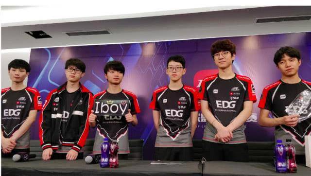 脱颖而出 脱颖而出