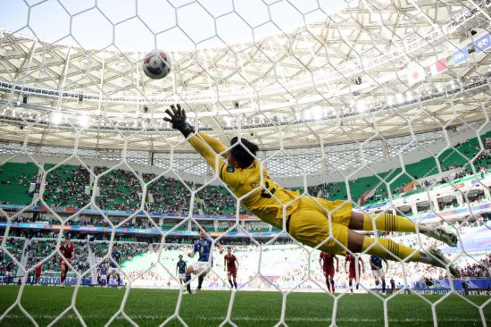 一方面利用 一方面利用