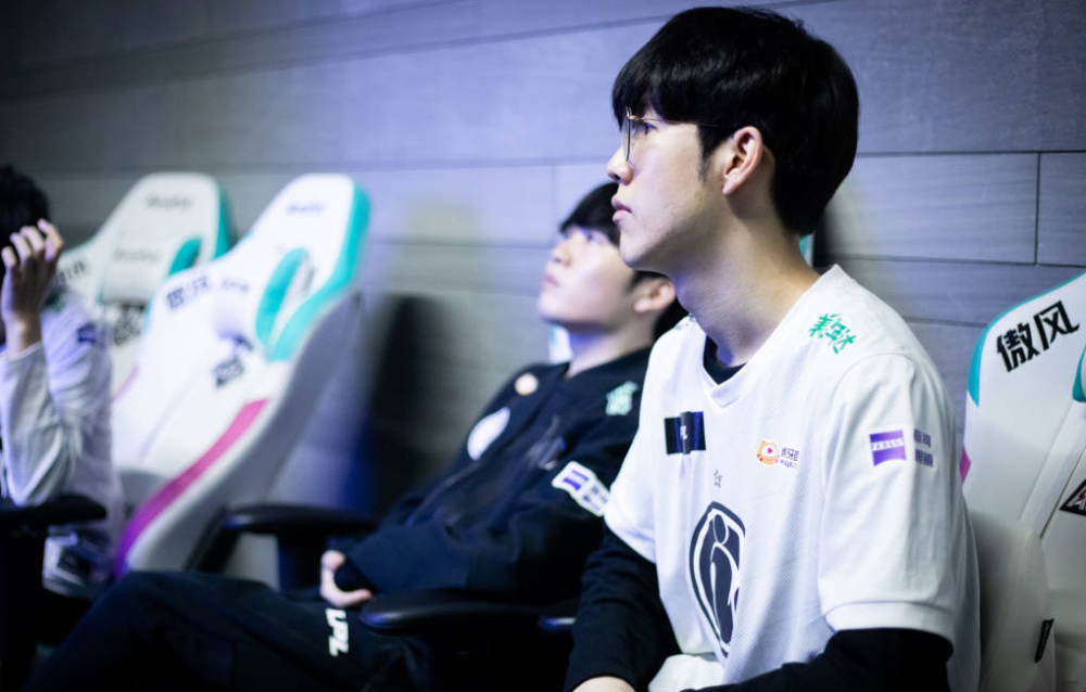 坚实的基础 坚实的基础